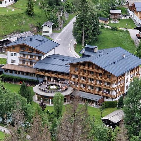 Hotel Kaerntnerhof Heiligenblut Buitenkant foto