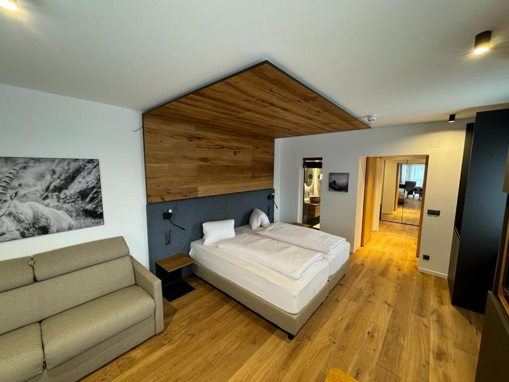 Hotel Kaerntnerhof Heiligenblut Buitenkant foto
