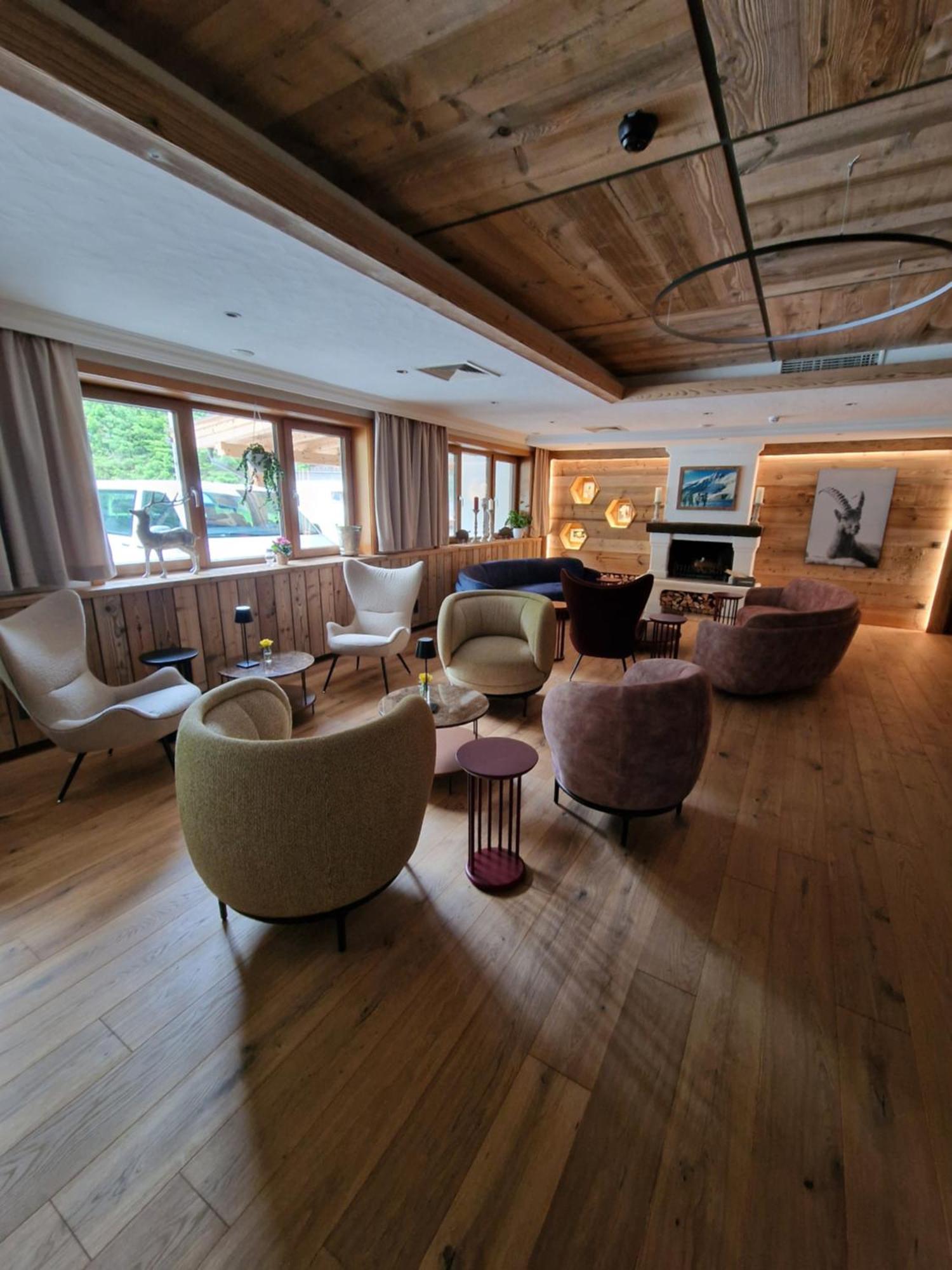 Hotel Kaerntnerhof Heiligenblut Buitenkant foto