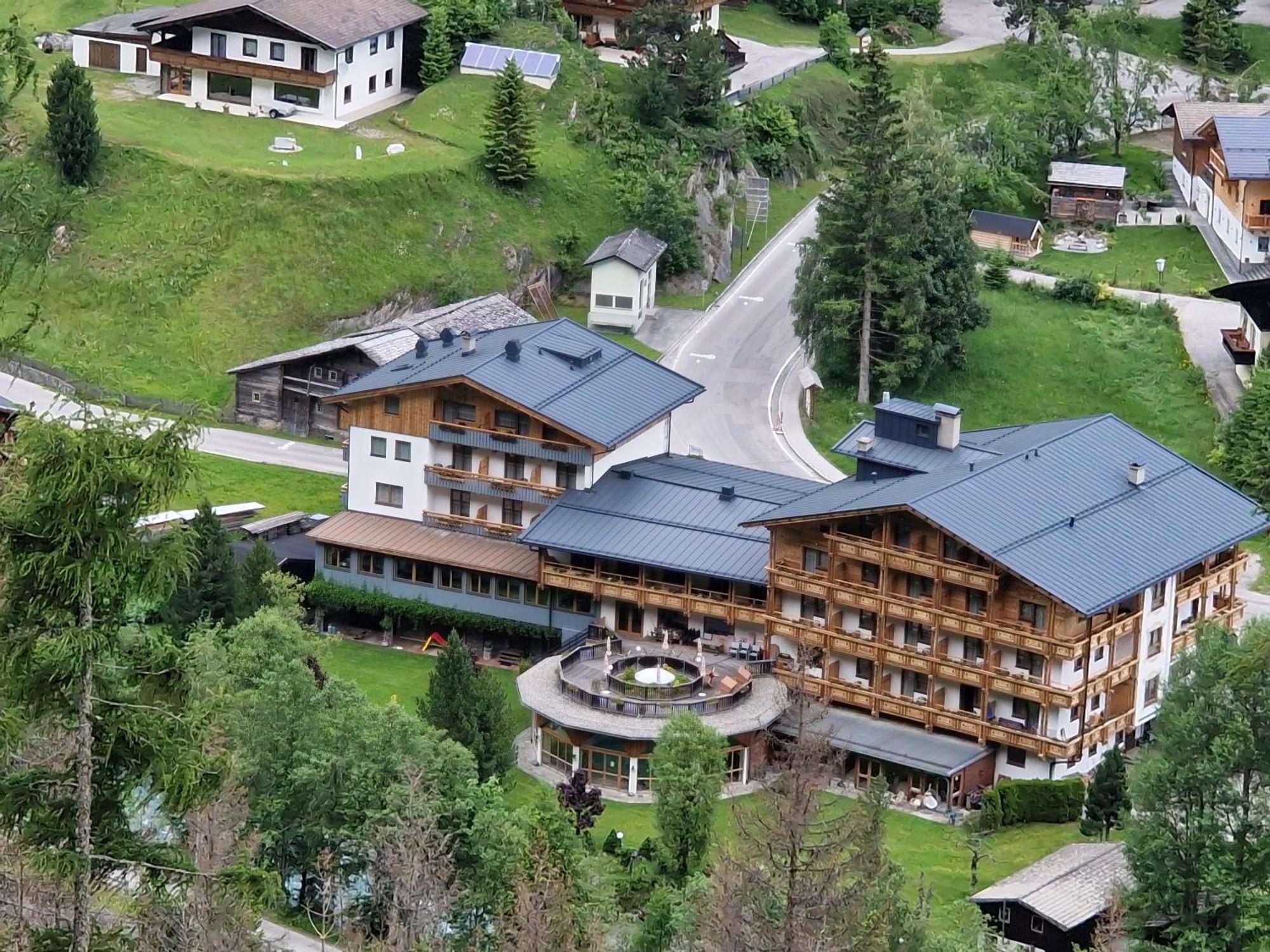 Hotel Kaerntnerhof Heiligenblut Buitenkant foto