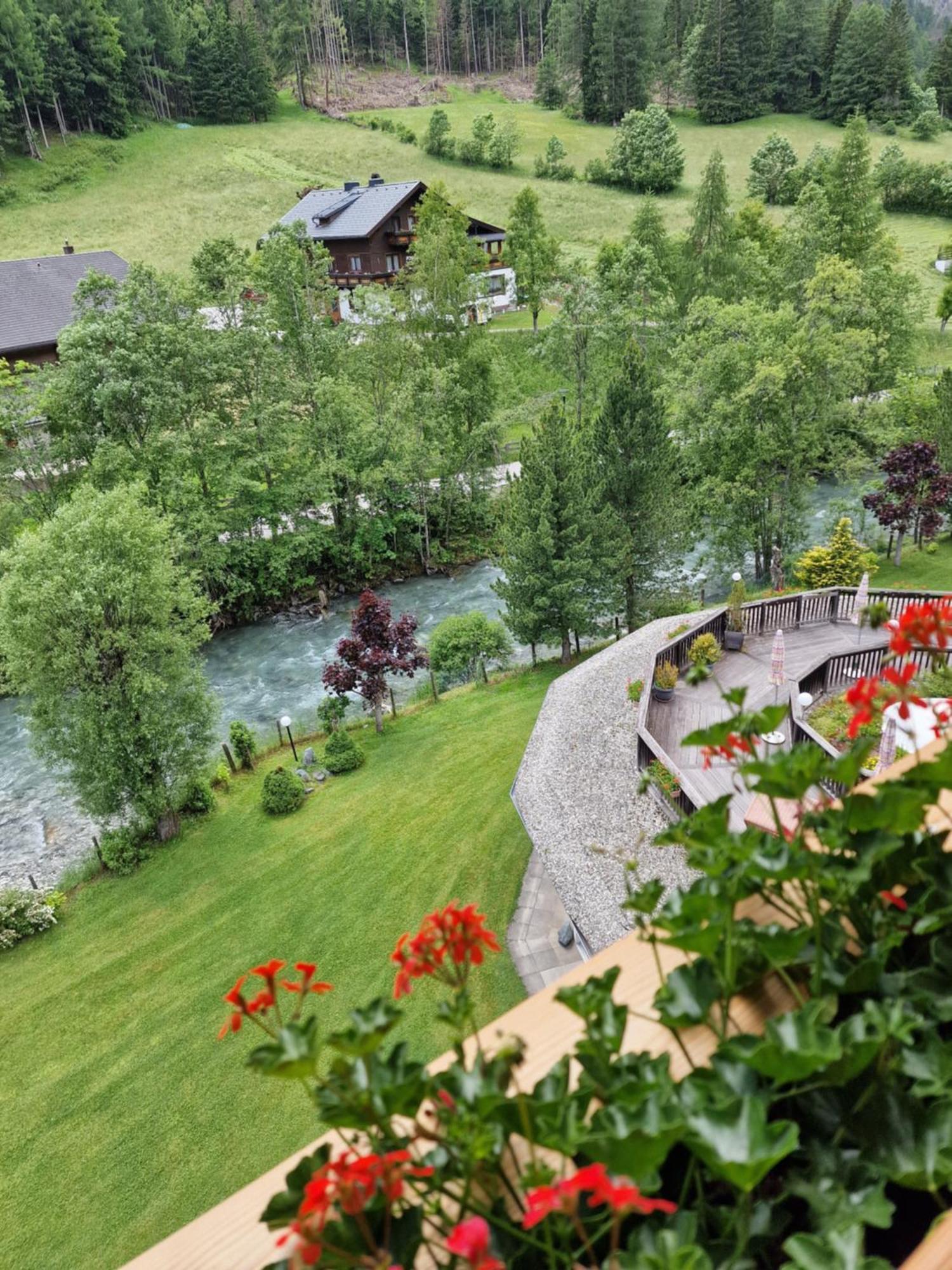 Hotel Kaerntnerhof Heiligenblut Buitenkant foto