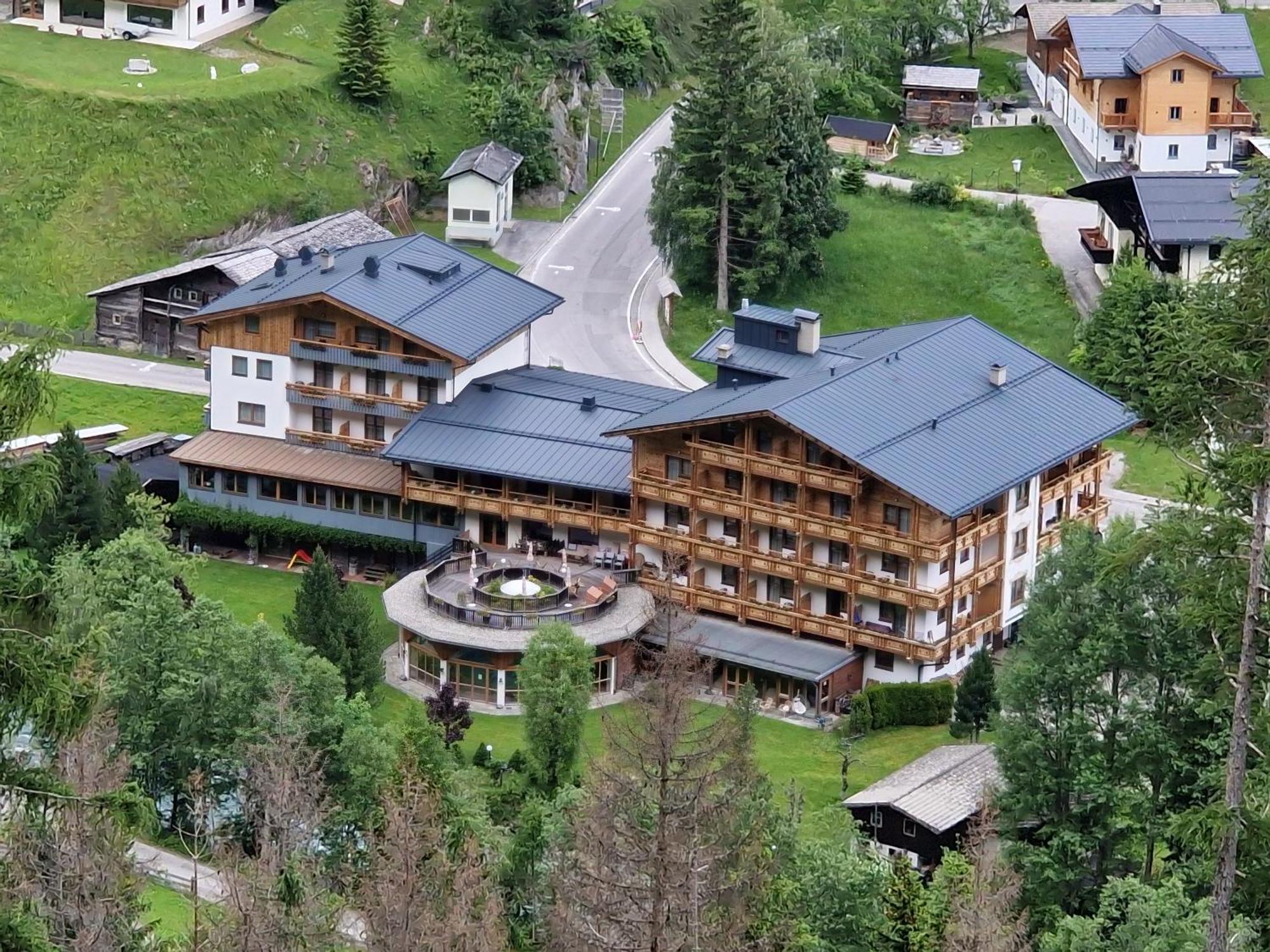 Hotel Kaerntnerhof Heiligenblut Buitenkant foto