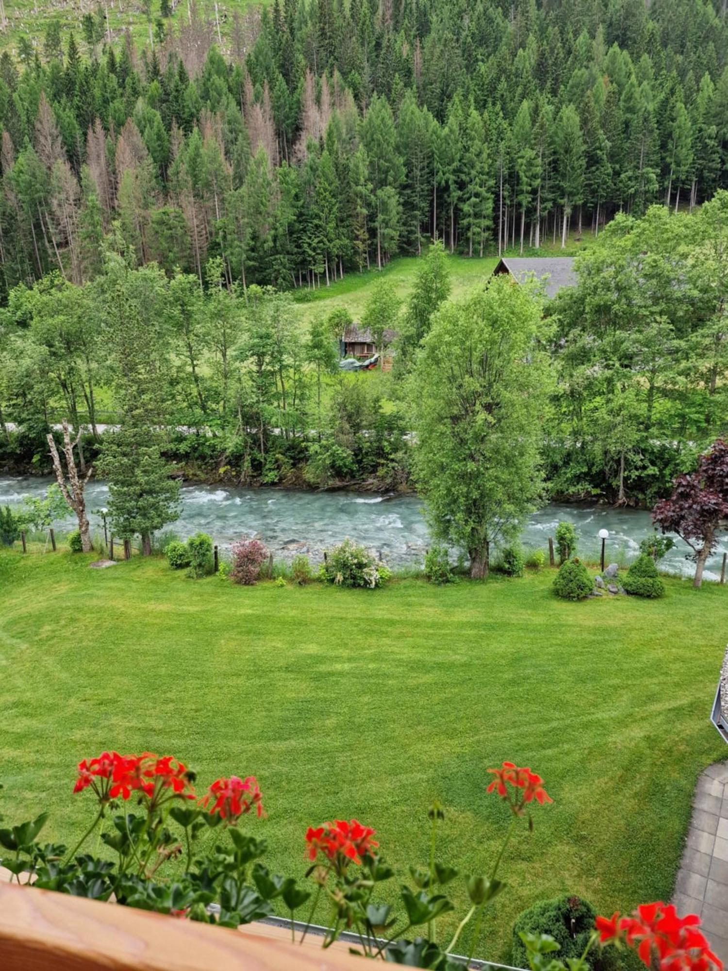 Hotel Kaerntnerhof Heiligenblut Buitenkant foto
