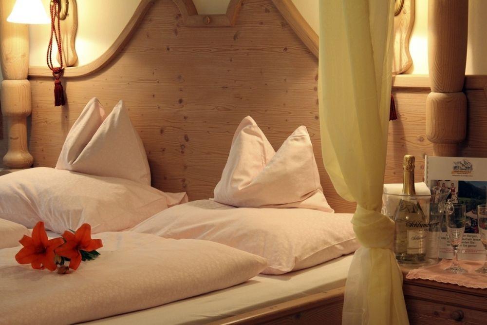 Hotel Kaerntnerhof Heiligenblut Buitenkant foto